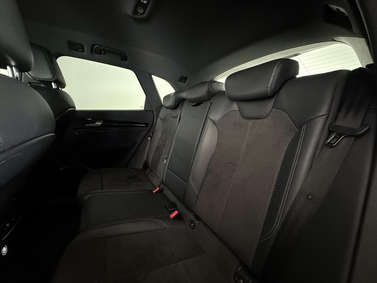 Audi Q5 thumbnail Seats Rear