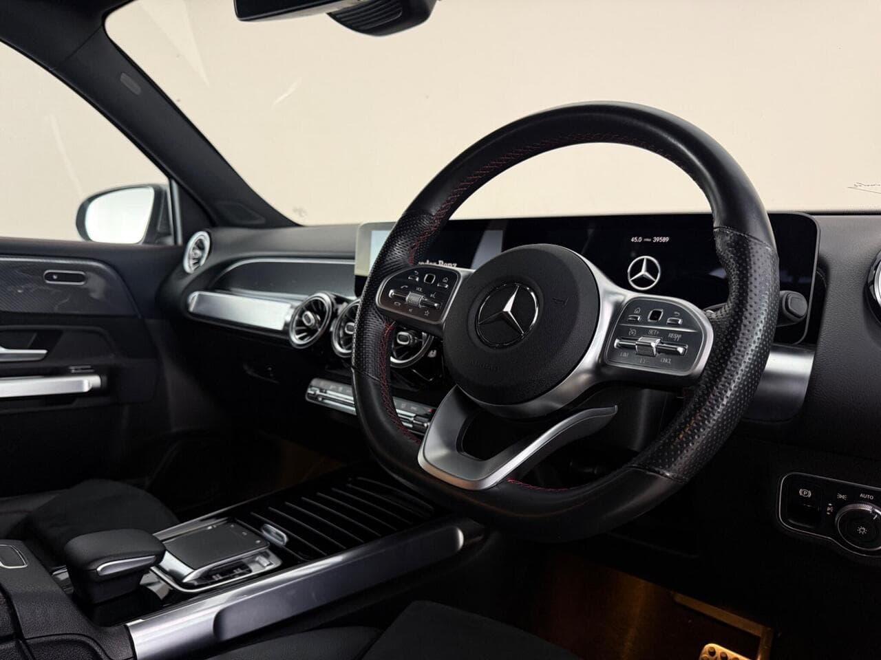 Mercedes-Benz GLB thumbnail Inconclusive