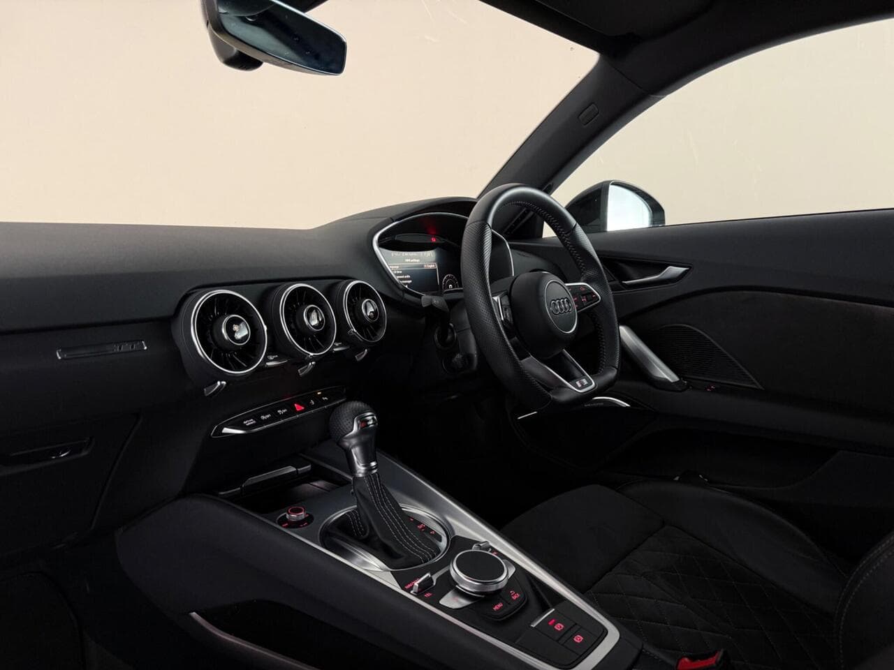 Audi TT thumbnail Interior Front