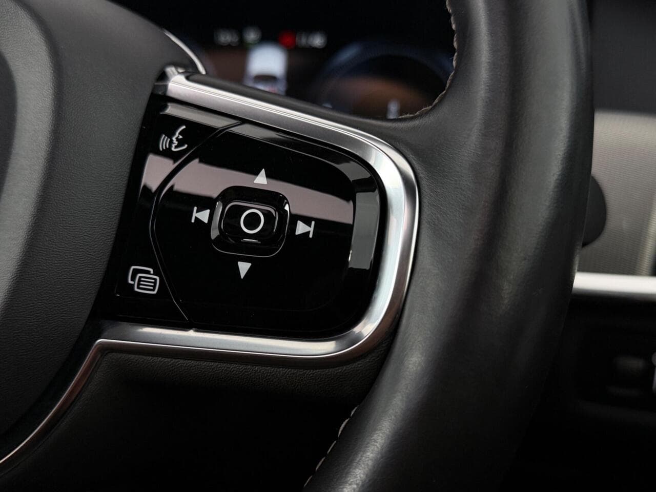 Volvo S90 thumbnail Misc Controls