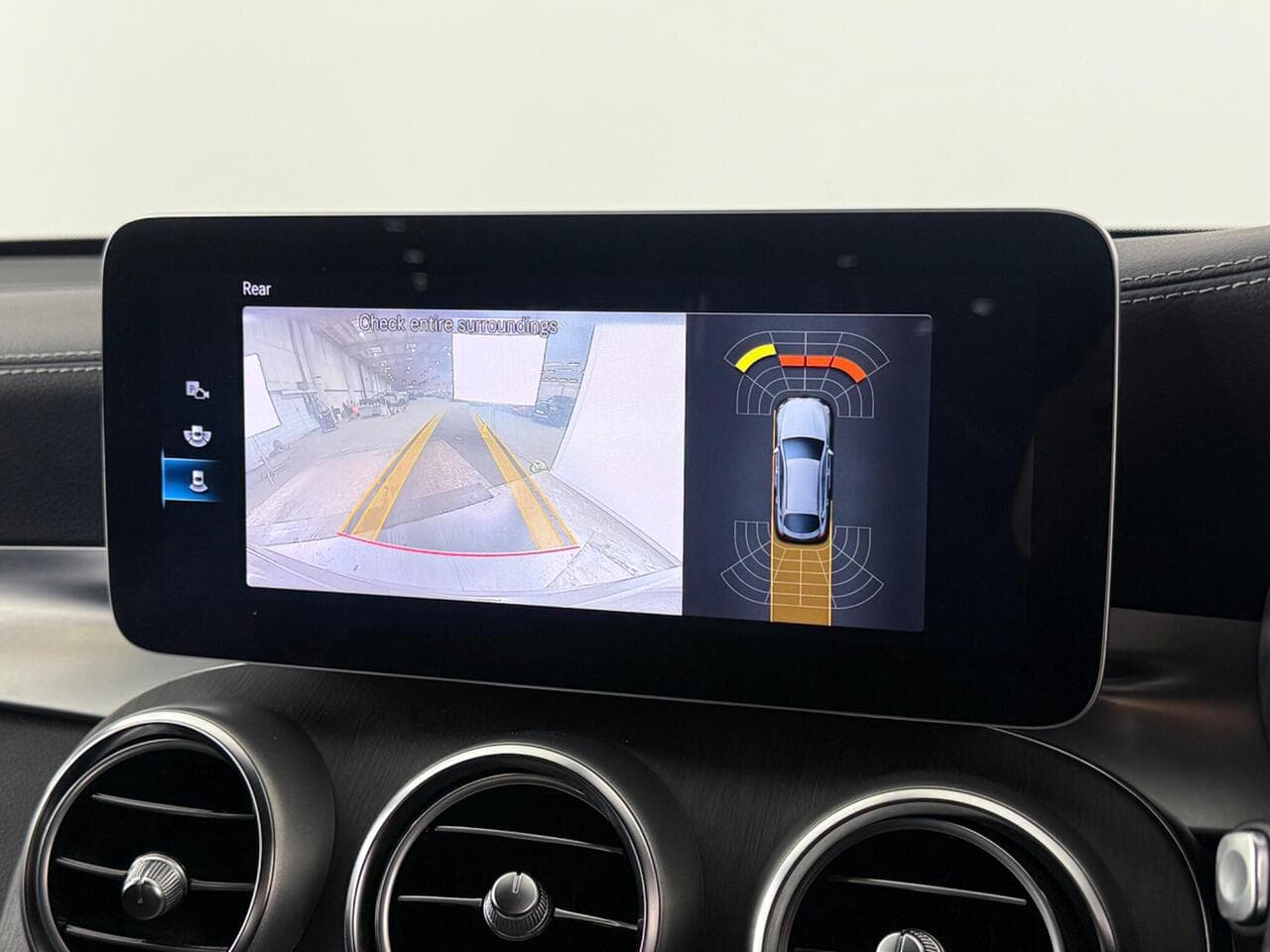 Mercedes-Benz GLC thumbnail Infotainment System