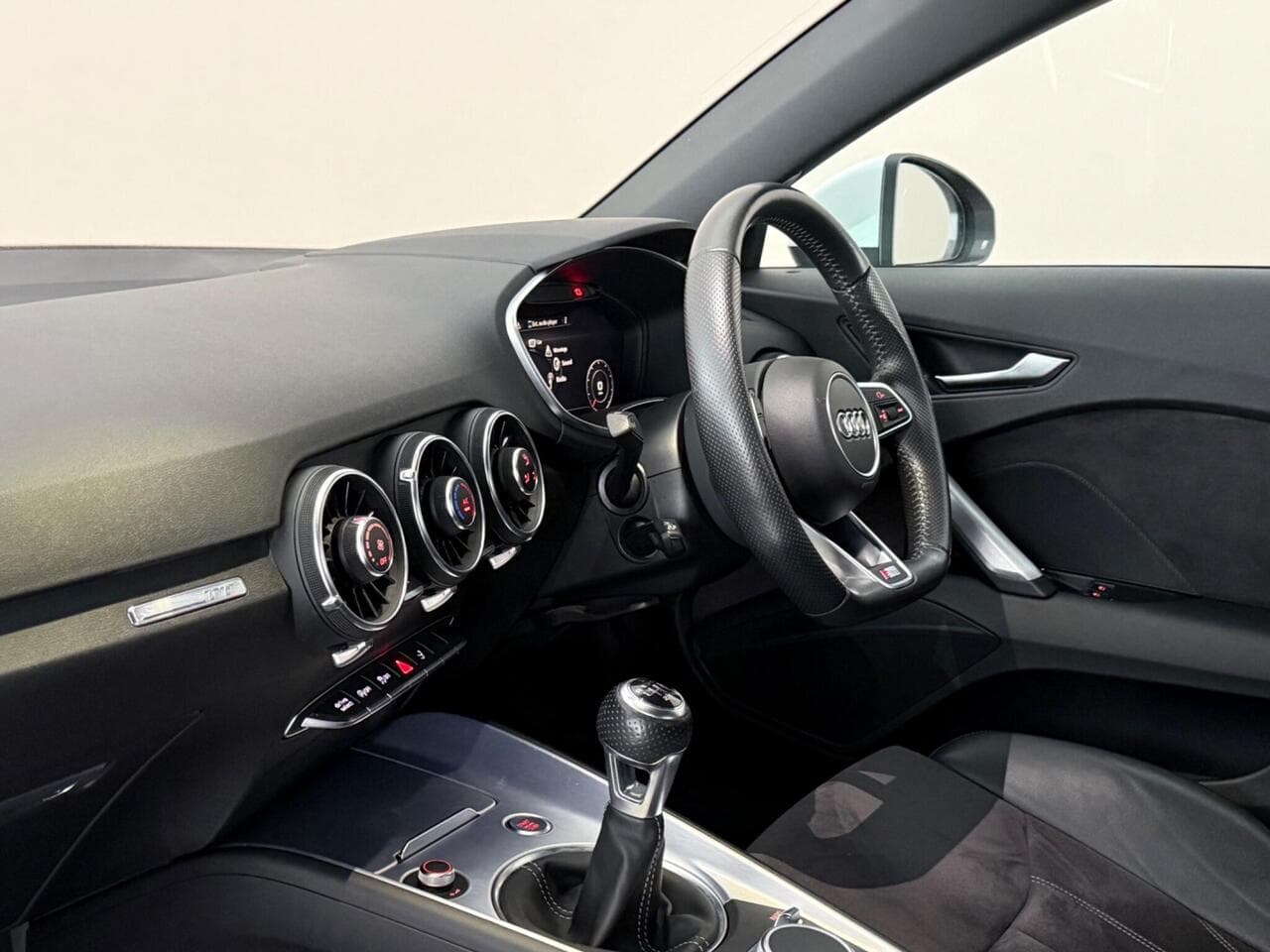 Audi TT thumbnail Interior Front