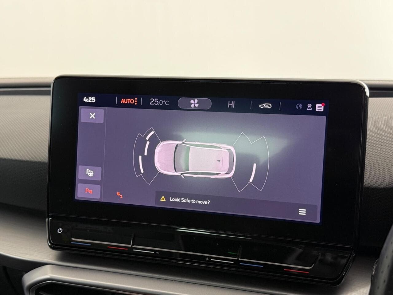 SEAT Leon thumbnail Infotainment System