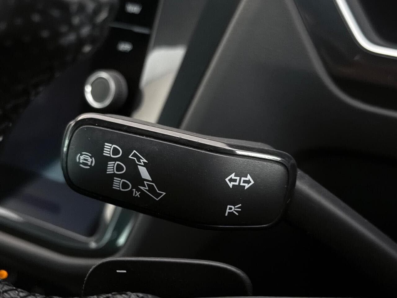Volkswagen Tiguan thumbnail Misc Controls