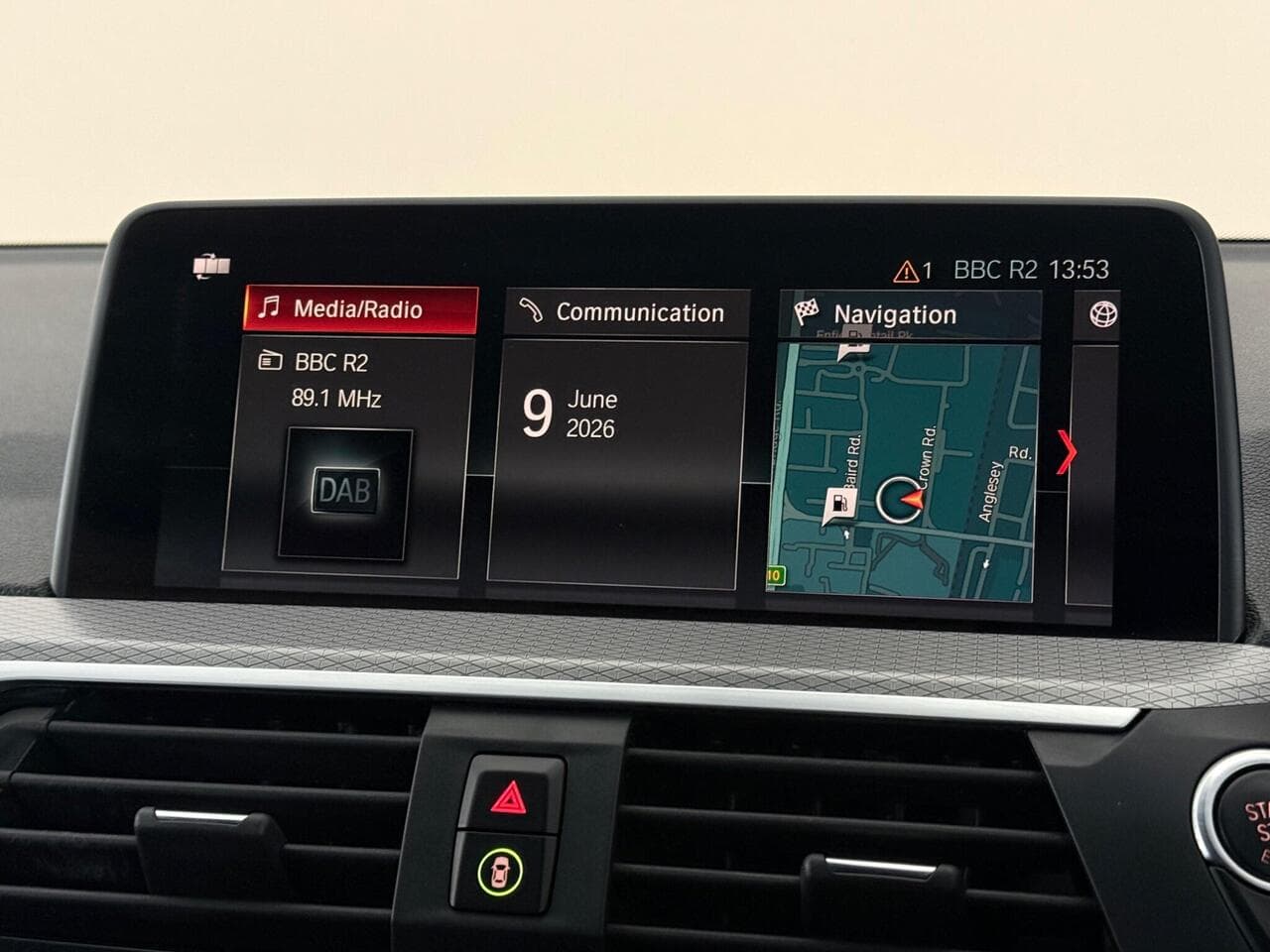 BMW X3 thumbnail Infotainment System
