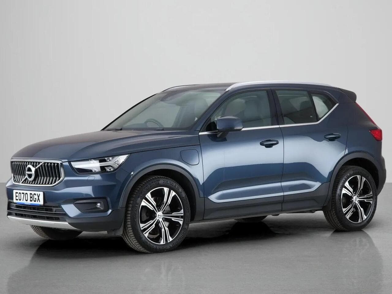 Volvo XC40 thumbnail Front Left