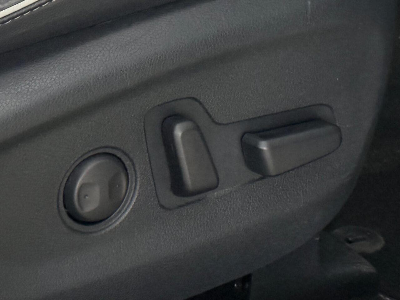 Kia Sportage thumbnail Misc Controls