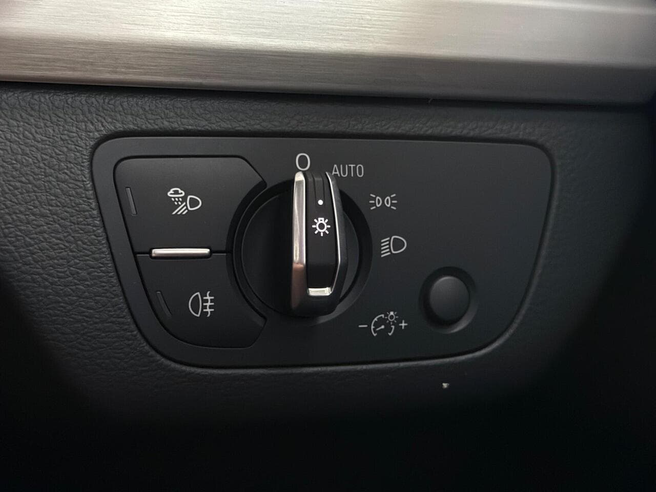 Audi Q5 thumbnail Misc Controls