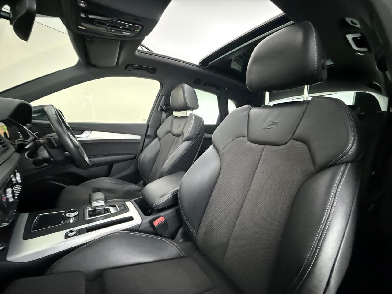 Audi Q5 thumbnail Seat Front Passenger