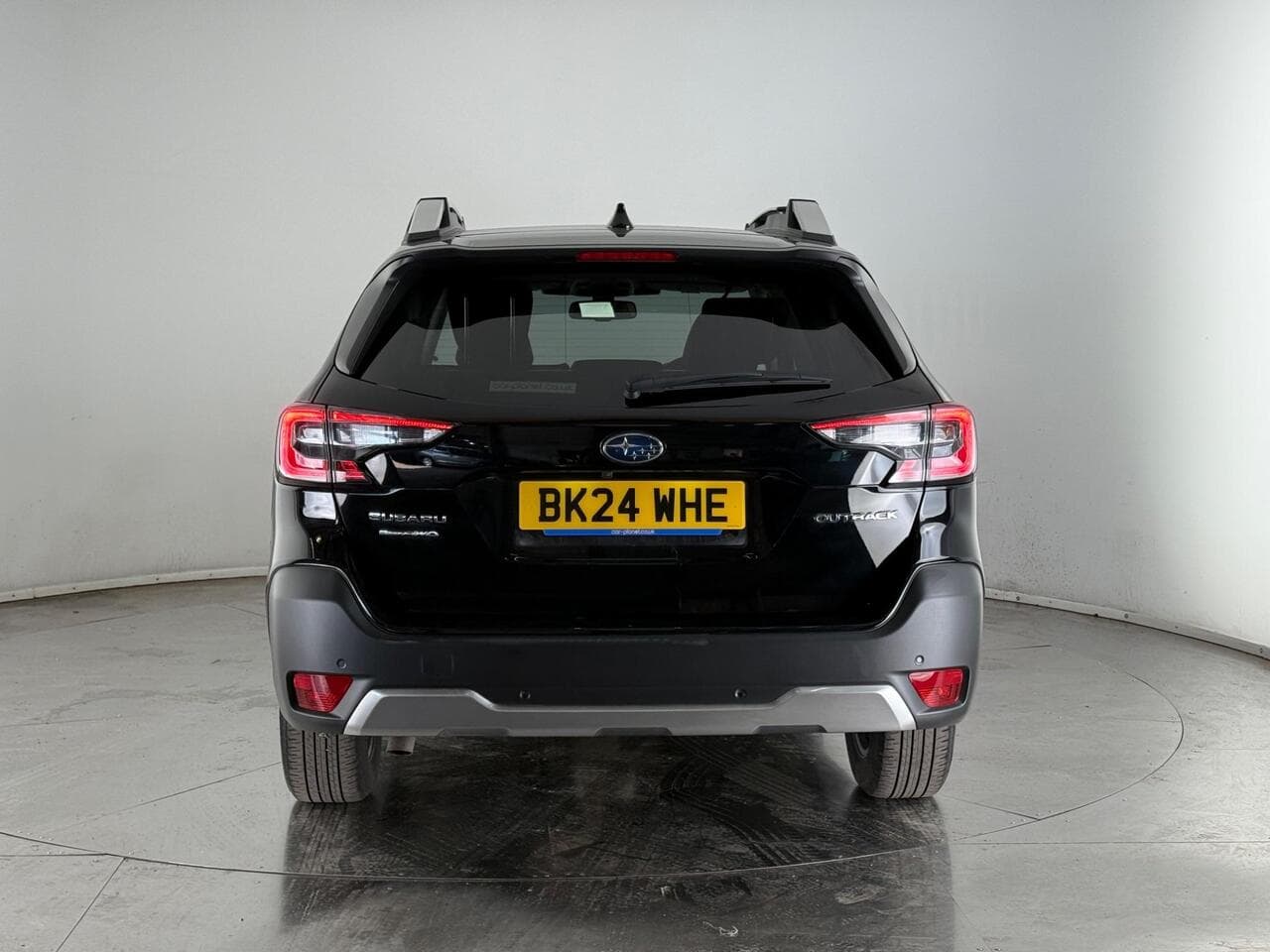 Subaru Outback thumbnail Rear