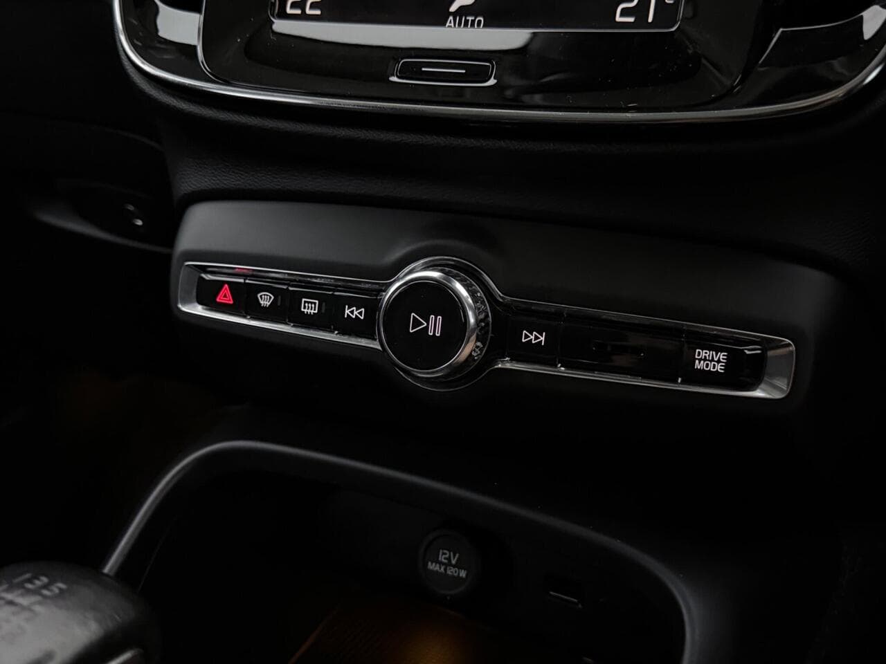 Volvo XC40 thumbnail Misc Controls