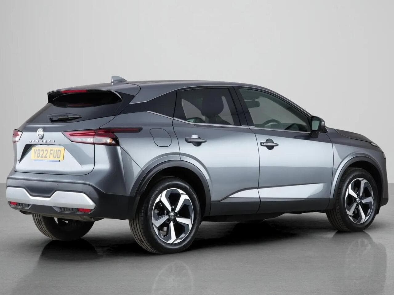Nissan Qashqai thumbnail Rear Right