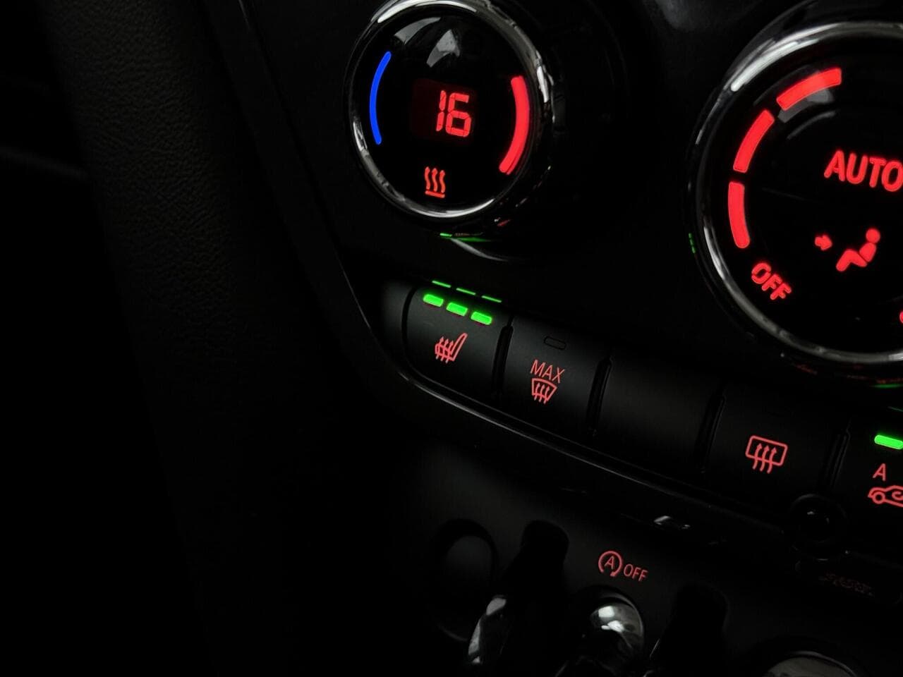 MINI Countryman thumbnail Driver Instruments