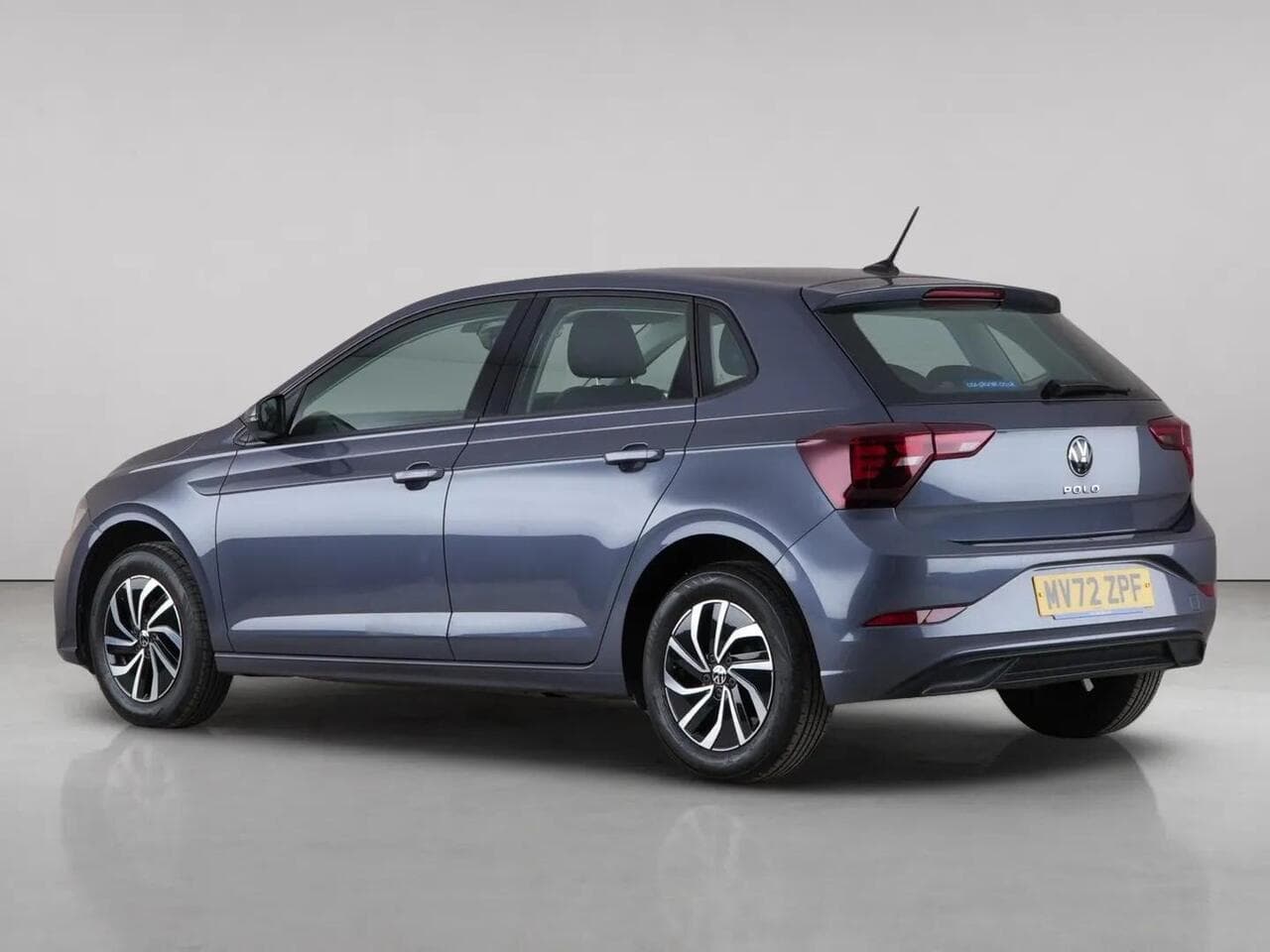 Volkswagen Polo thumbnail Rear Left