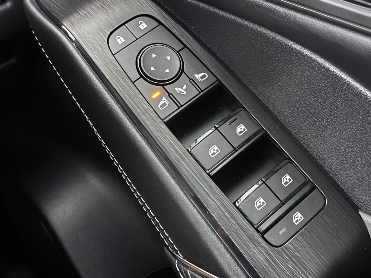 Nissan Qashqai thumbnail Misc Controls
