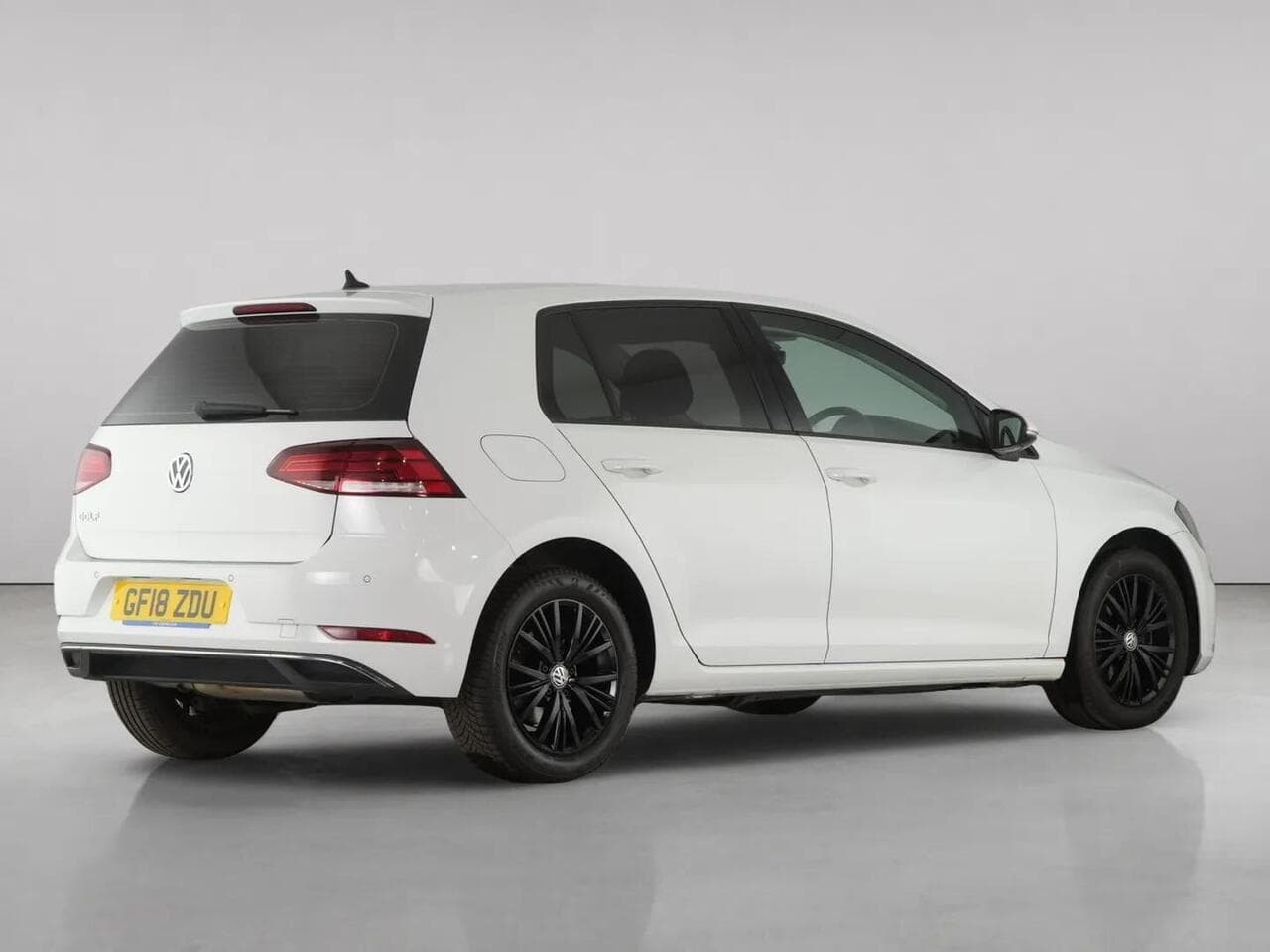 Volkswagen Golf thumbnail Rear Right
