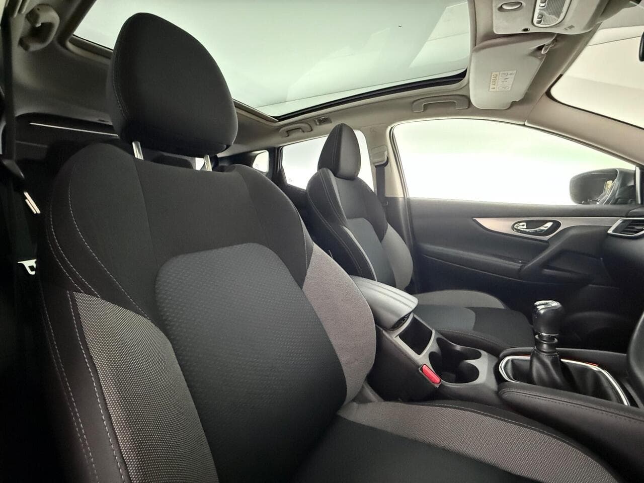 Nissan Qashqai thumbnail Seat Driver
