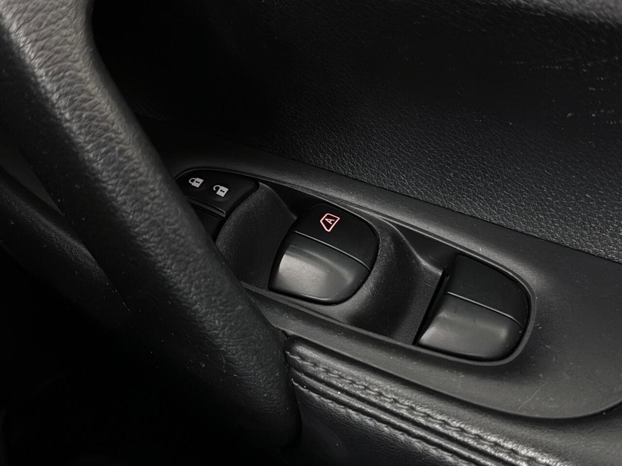 Nissan X-Trail thumbnail Misc Controls