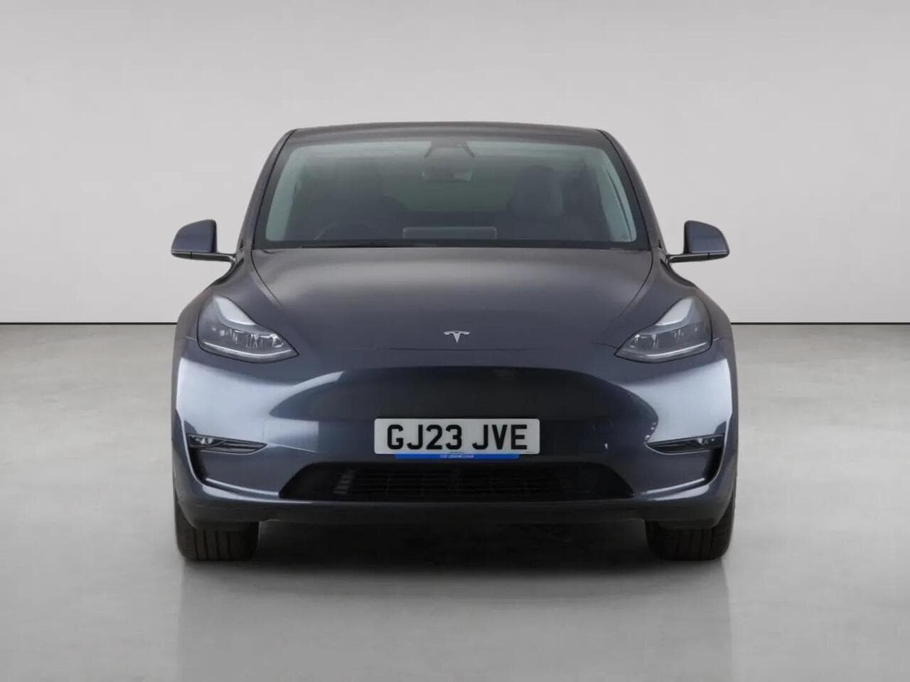 Tesla Model Y thumbnail Front
