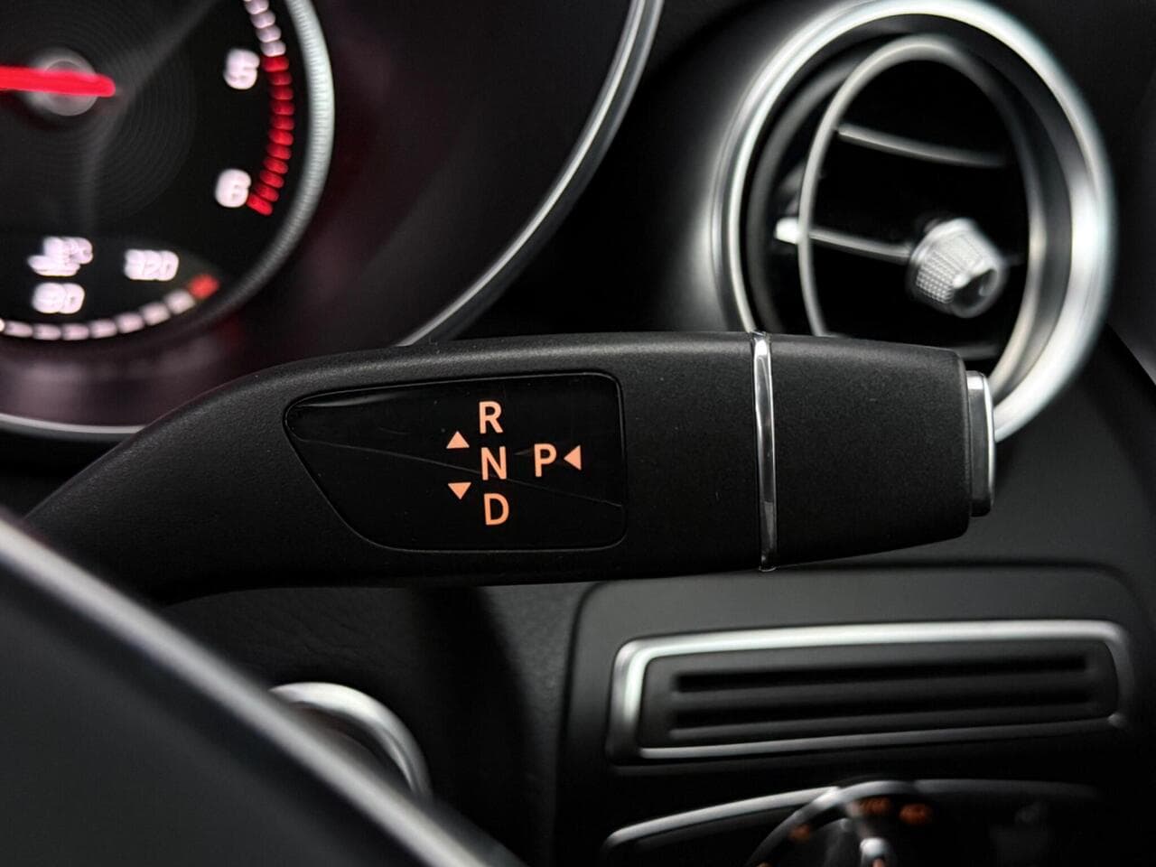 Mercedes-Benz C Class thumbnail Misc Controls