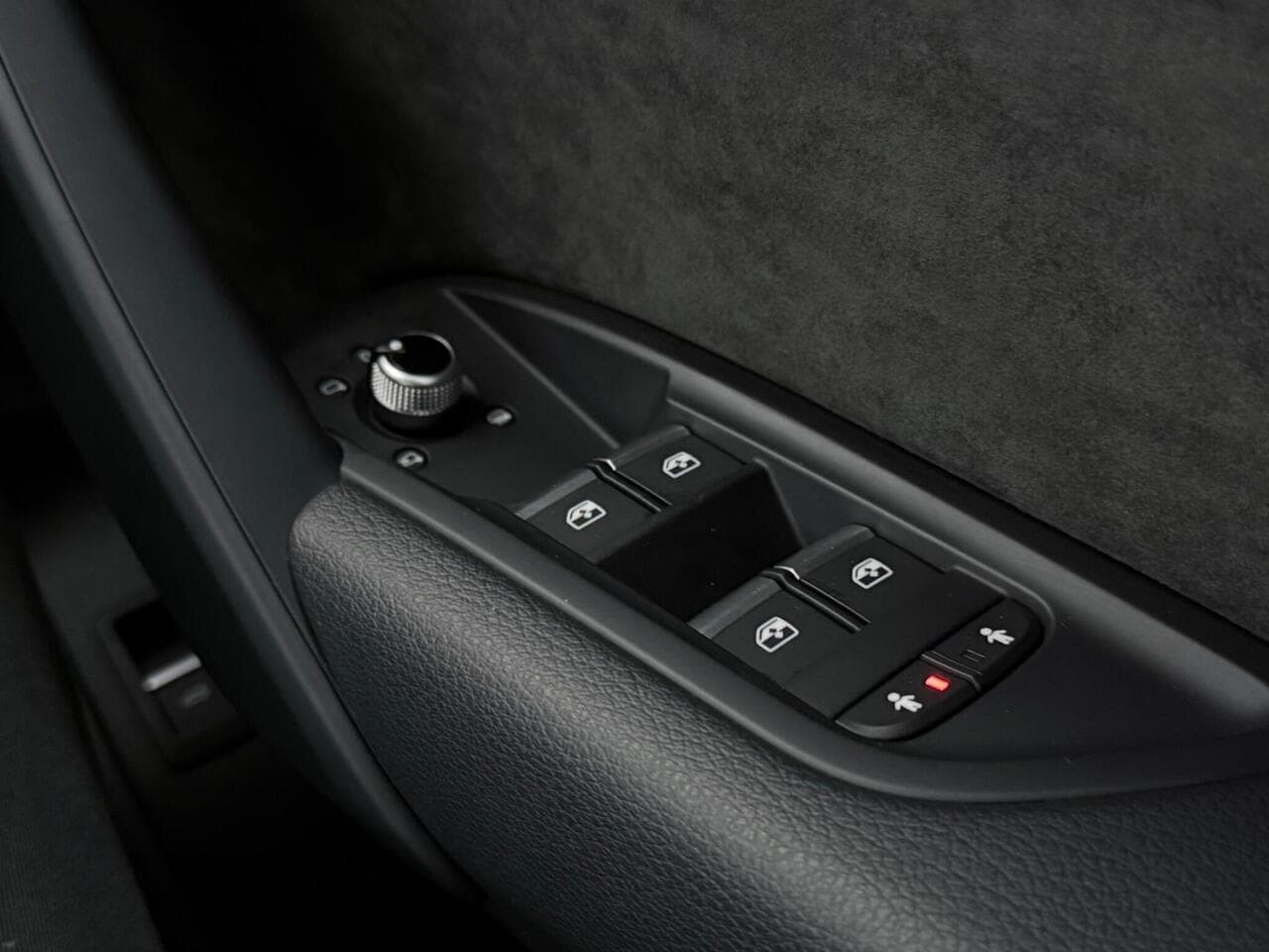 Audi Q5 thumbnail Misc Controls