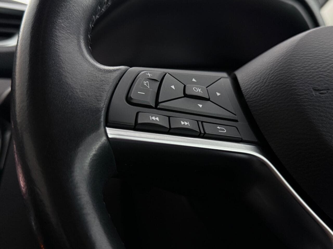 Nissan Qashqai thumbnail Misc Controls