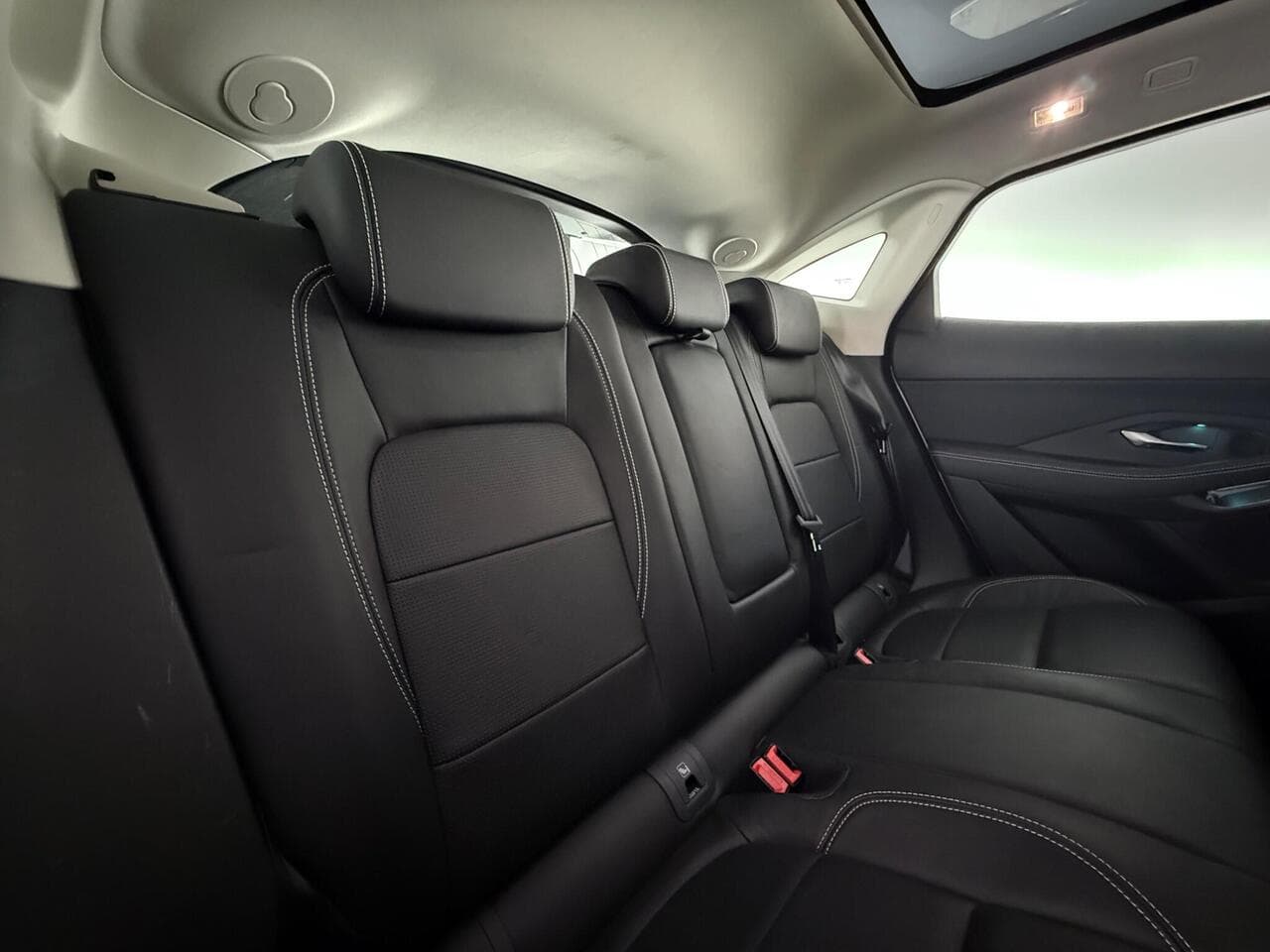 Jaguar E-PACE thumbnail Seats Rear