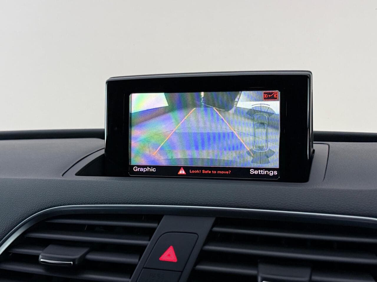 Audi Q3 thumbnail Infotainment System