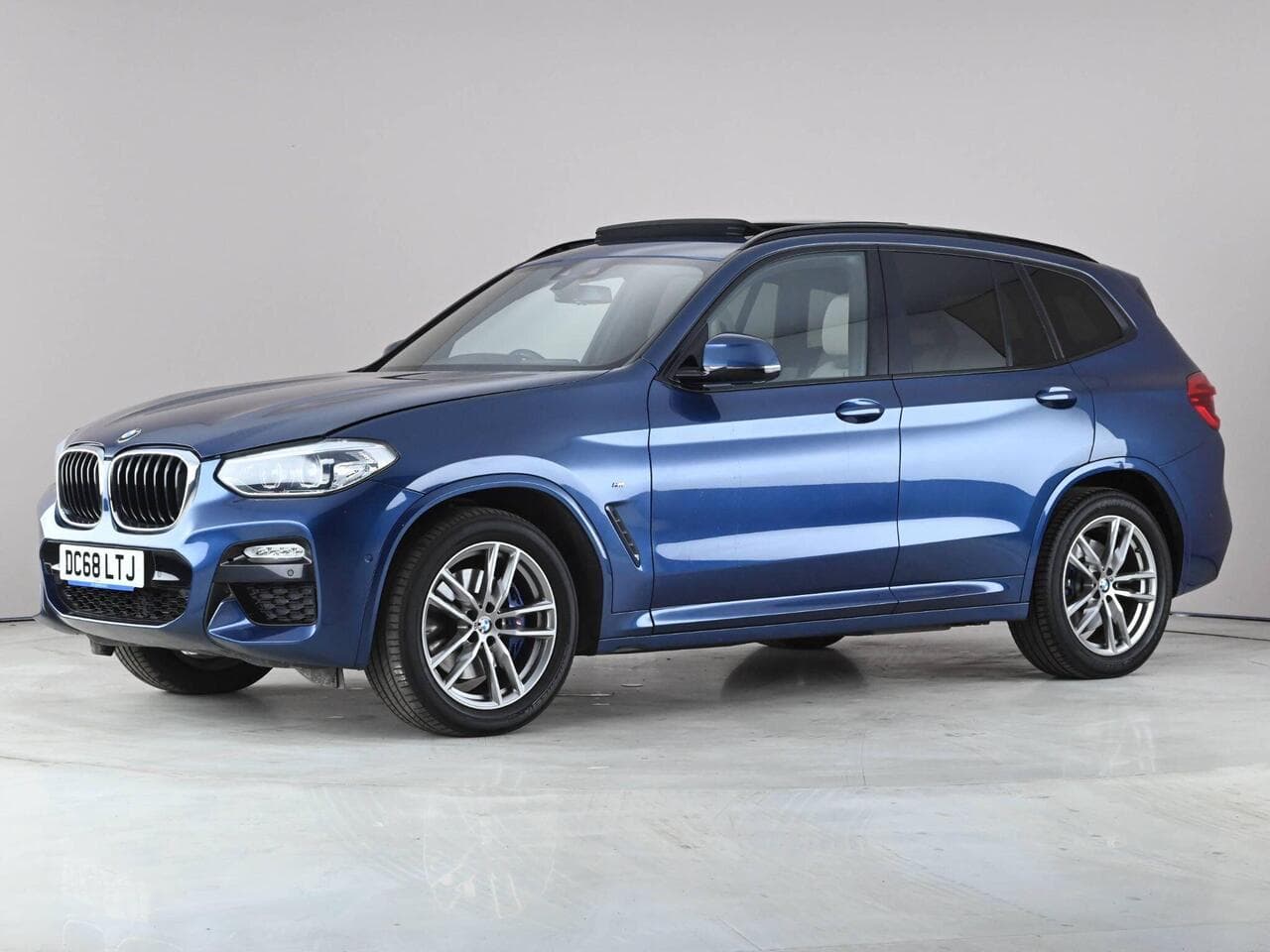 BMW X3 thumbnail Front Left