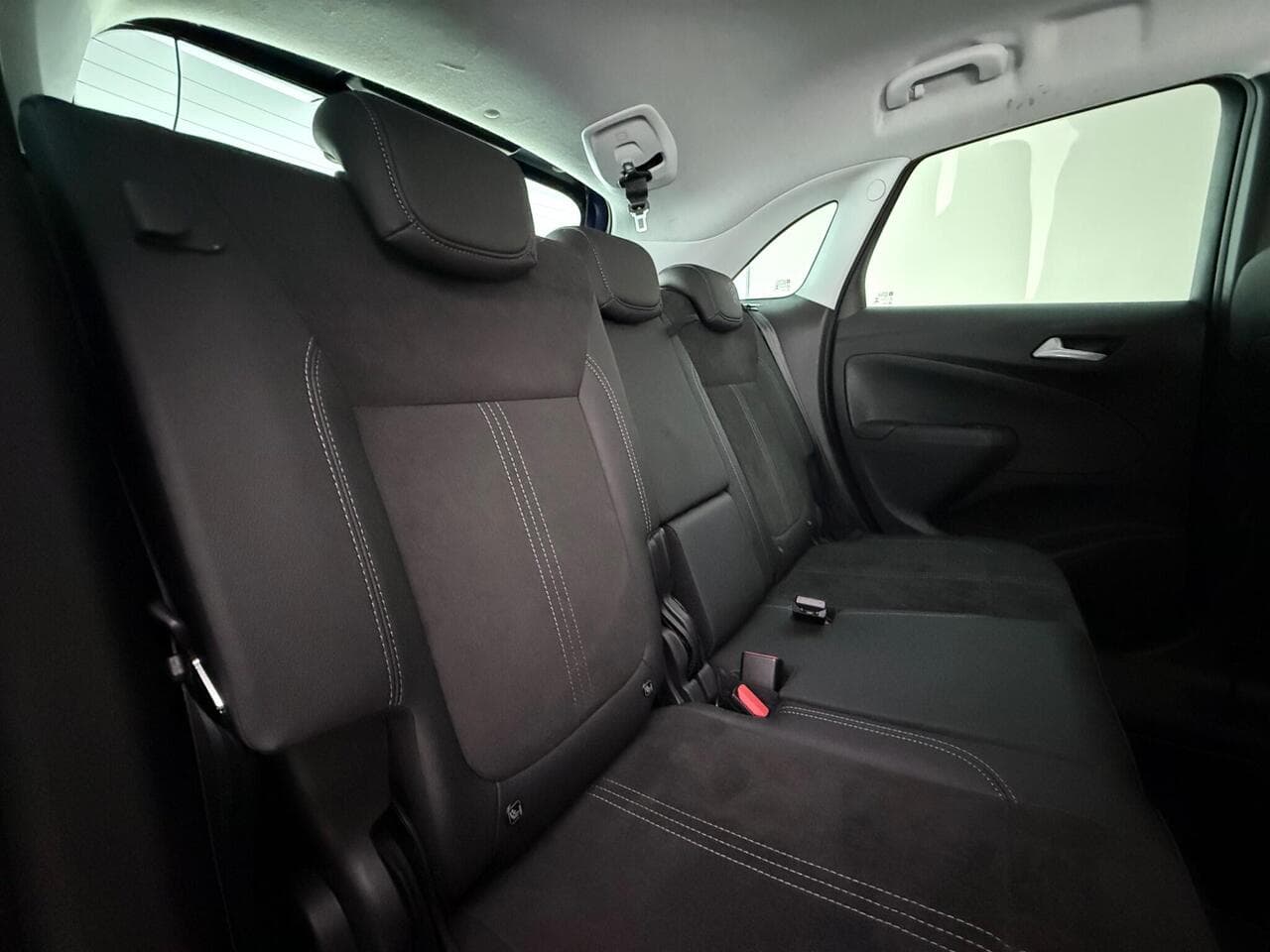 Vauxhall Crossland thumbnail Seats Rear