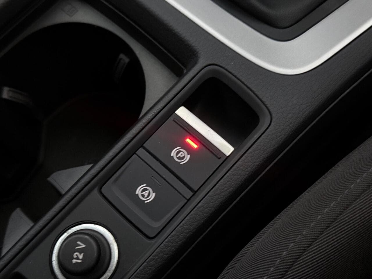 Audi Q3 thumbnail Misc Controls