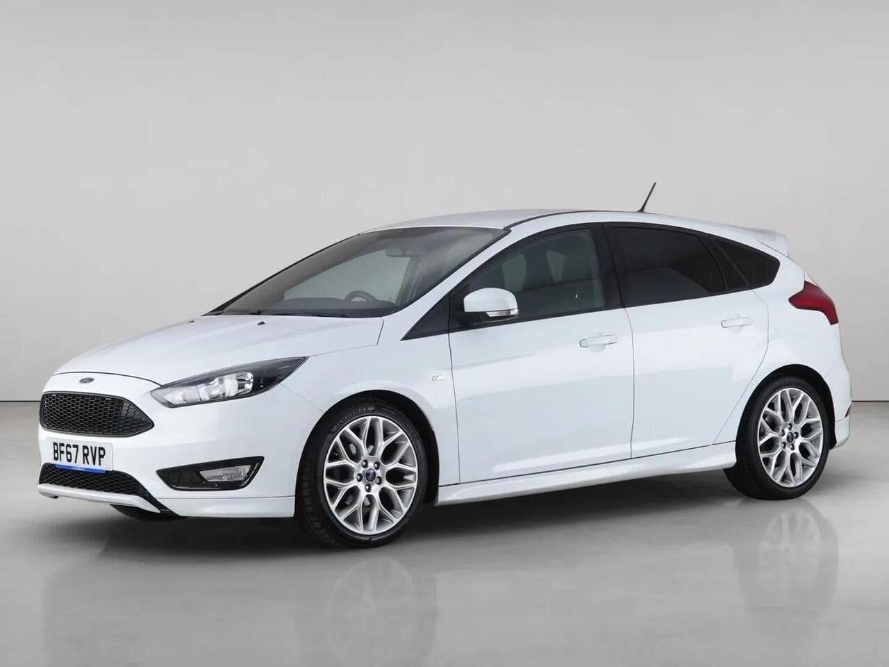 Ford Focus thumbnail Front Left