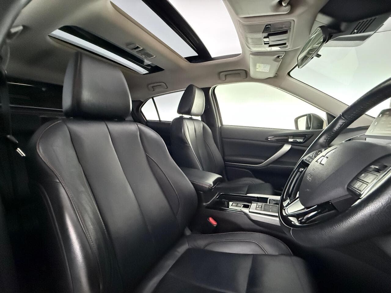 Mitsubishi Eclipse Cross thumbnail Seat Driver