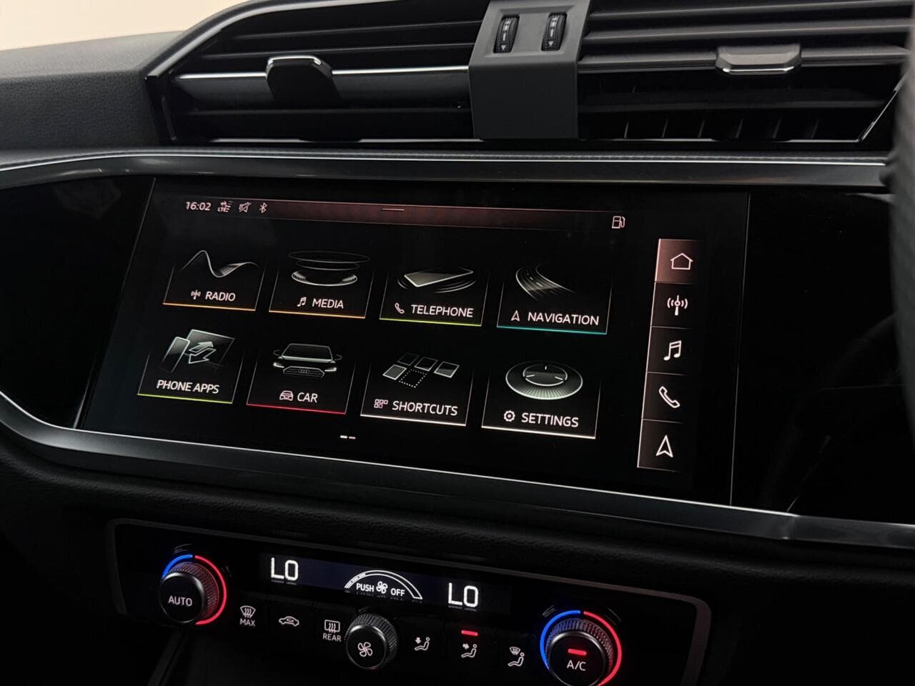 Audi Q3 thumbnail Infotainment System