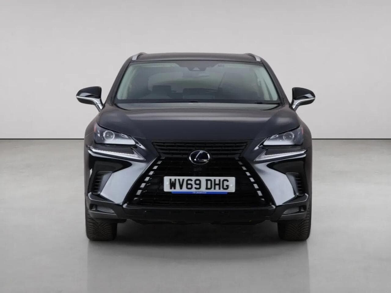 Lexus NX thumbnail Front