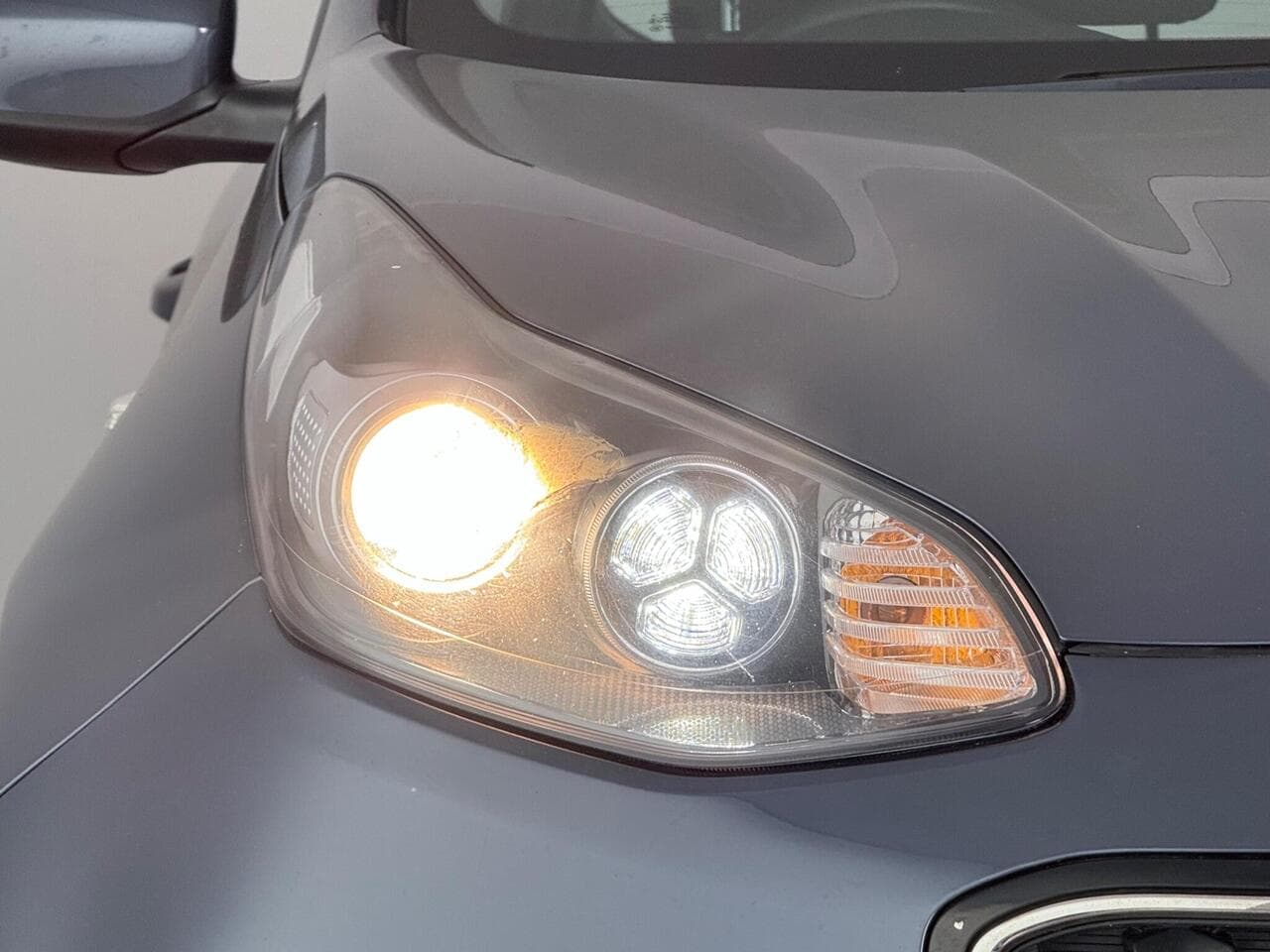 Kia Sportage thumbnail Lights Front