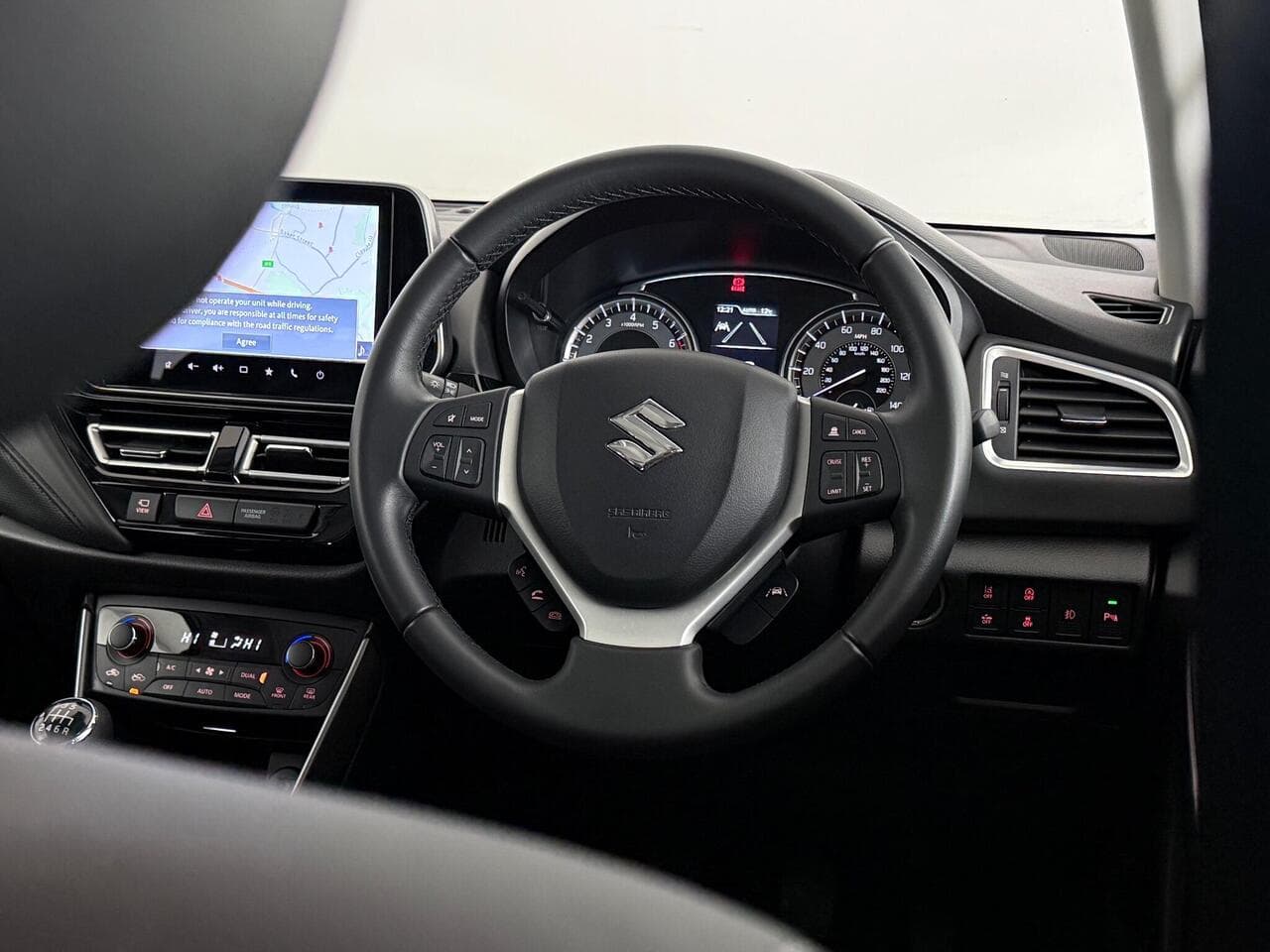 Suzuki S-Cross thumbnail Steering Wheel