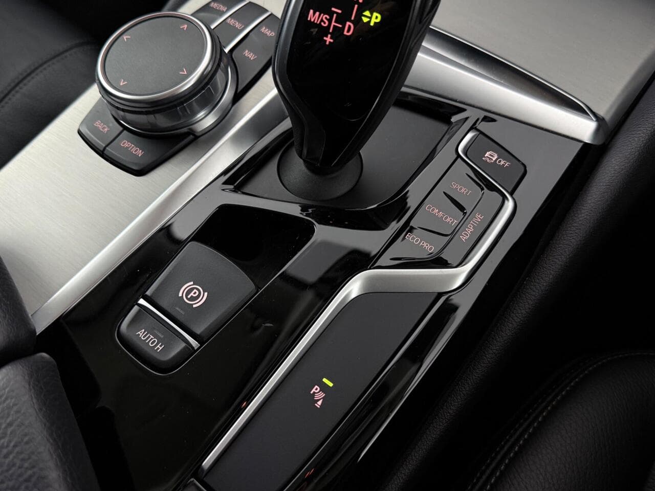 BMW 5 Series thumbnail Interior Front