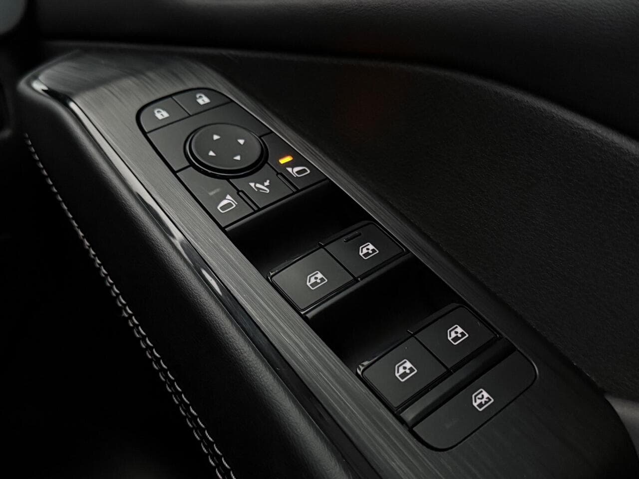 Nissan Qashqai thumbnail Misc Controls