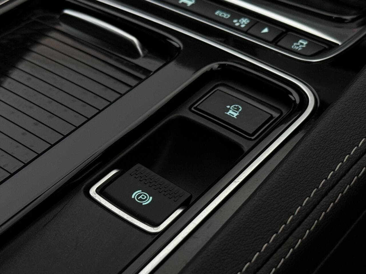 Jaguar F-PACE thumbnail Misc Controls