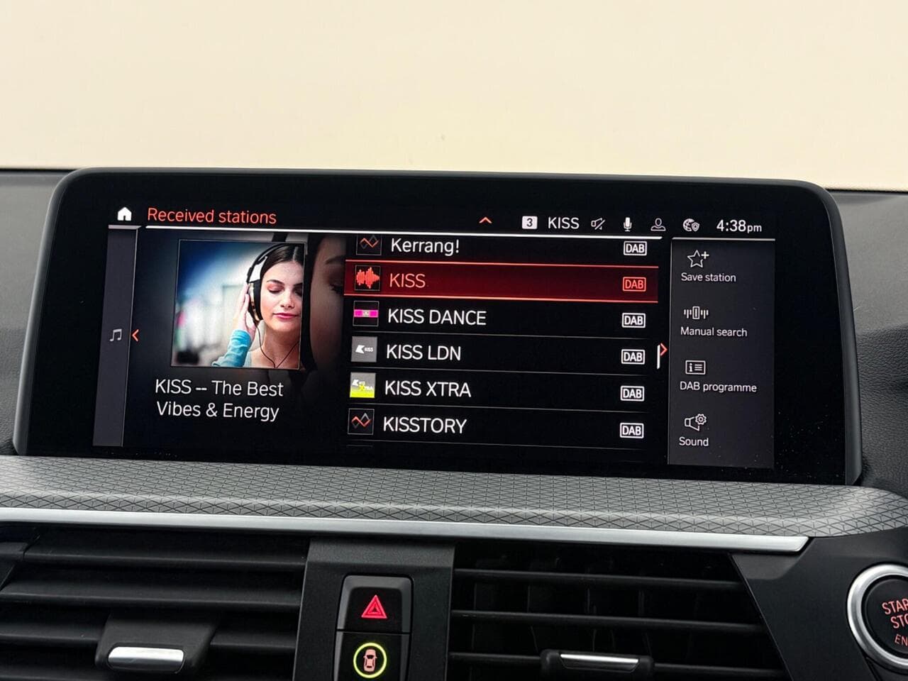 BMW X3 thumbnail Infotainment System