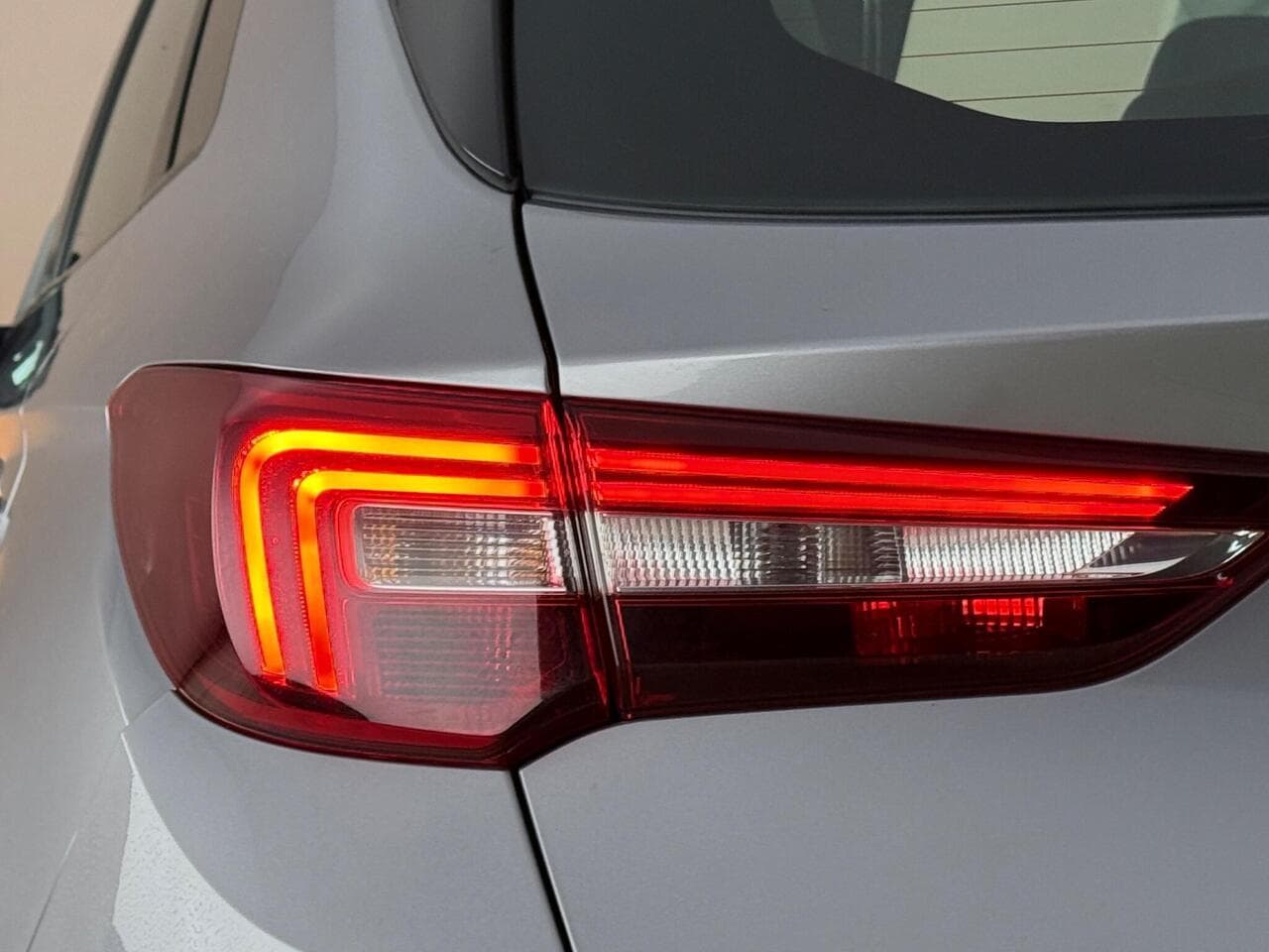 Vauxhall Grandland X thumbnail Lights Rear