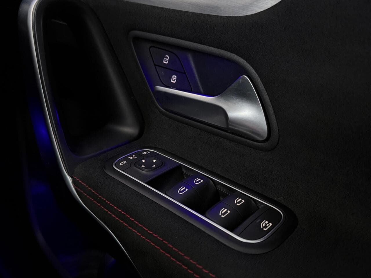 Mercedes-Benz A Class thumbnail Misc Controls