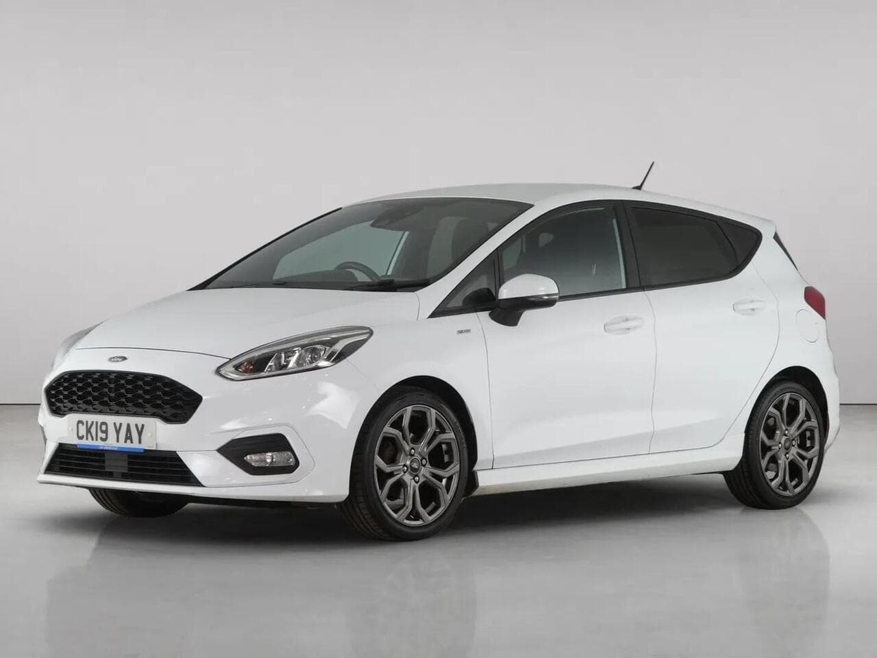 Ford Fiesta thumbnail Front Left