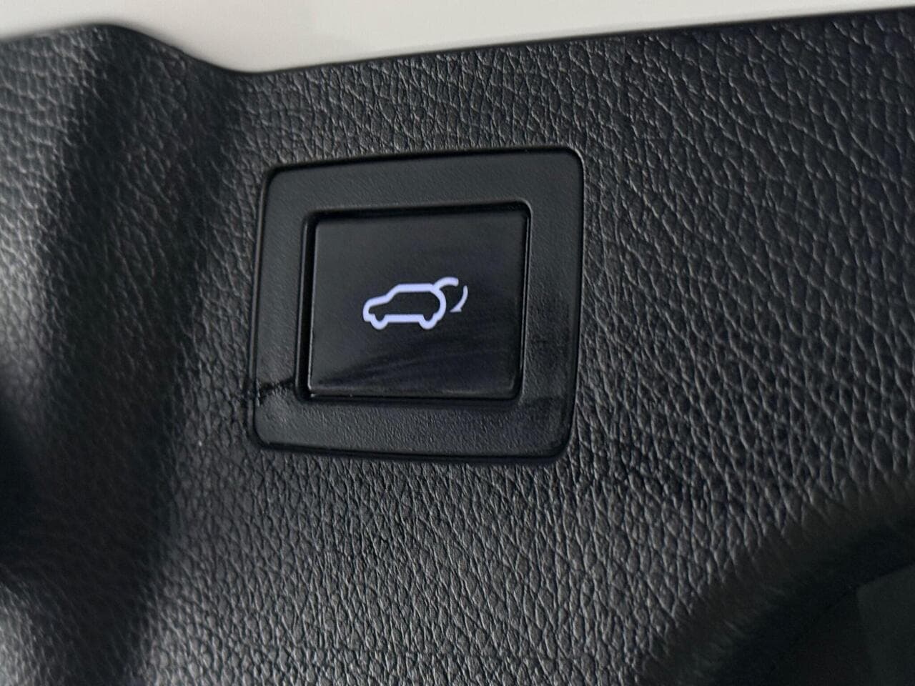 Hyundai Santa Fe thumbnail Misc Controls