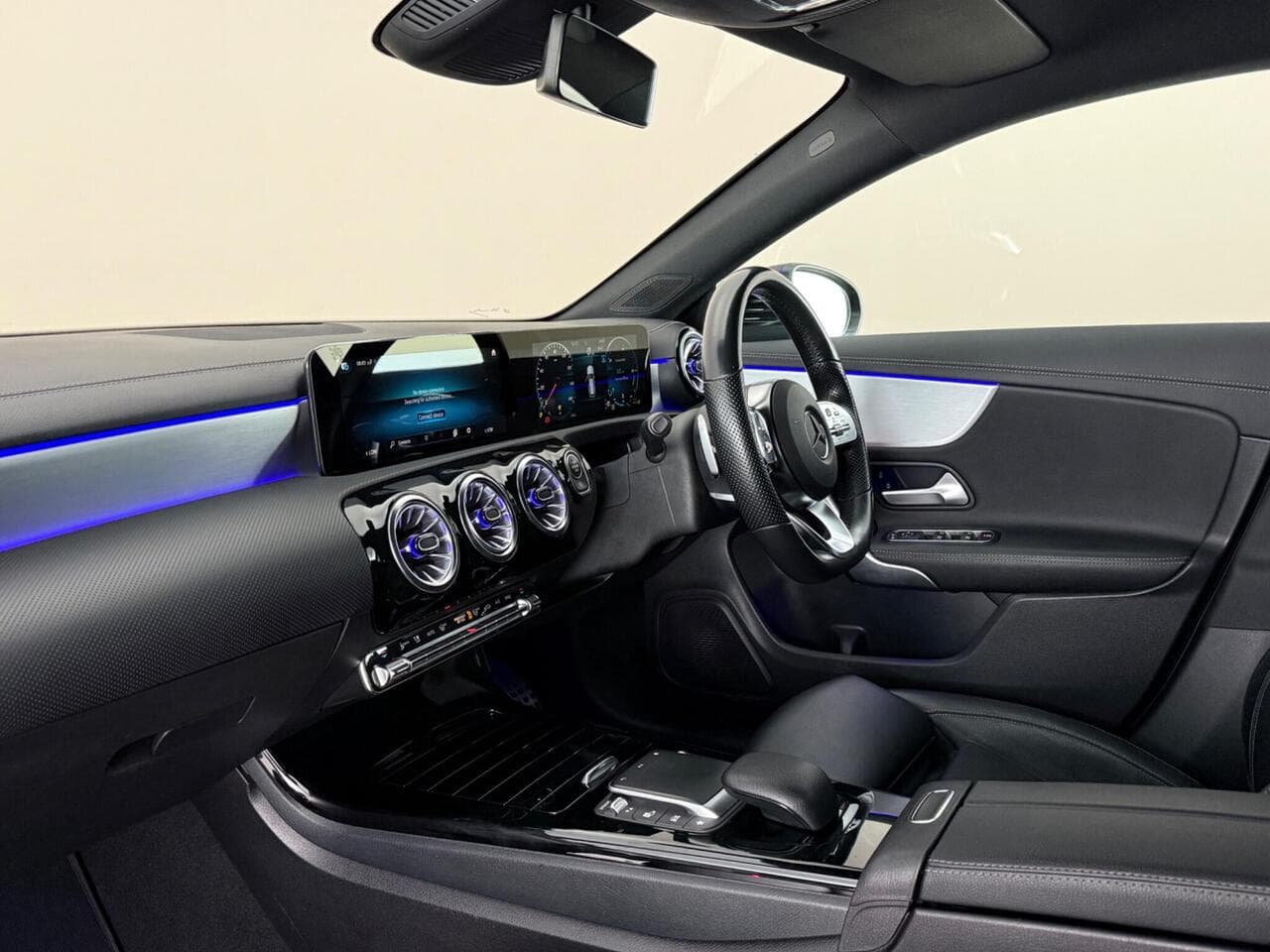 Mercedes-Benz CLA thumbnail Interior Front