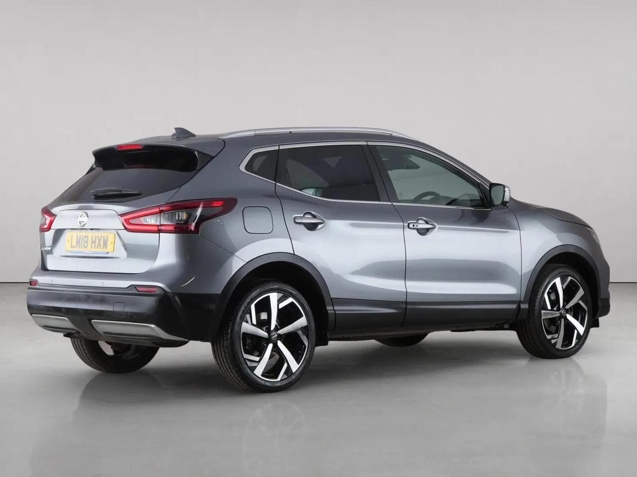 Nissan Qashqai thumbnail Rear Right