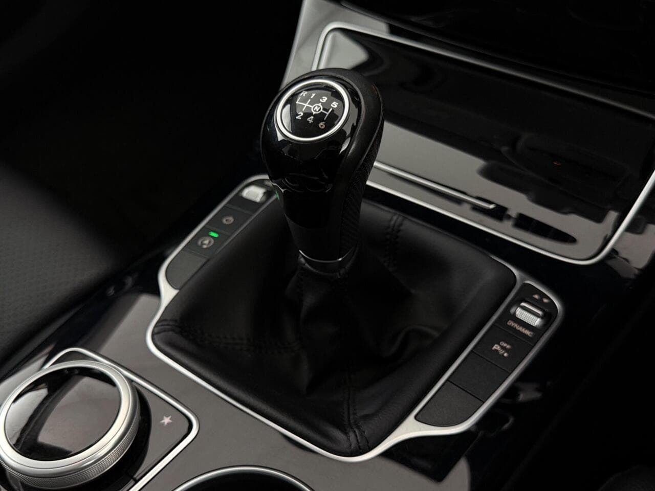 Skoda Karoq thumbnail Interior Front