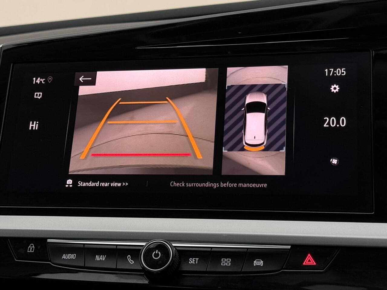 Vauxhall Grandland thumbnail Infotainment System