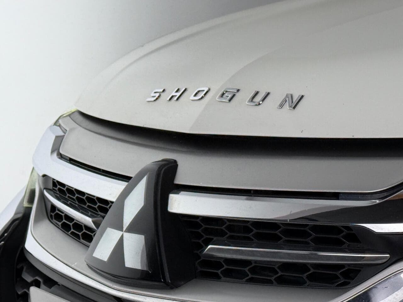 Mitsubishi Shogun Sport thumbnail Badge Exterior